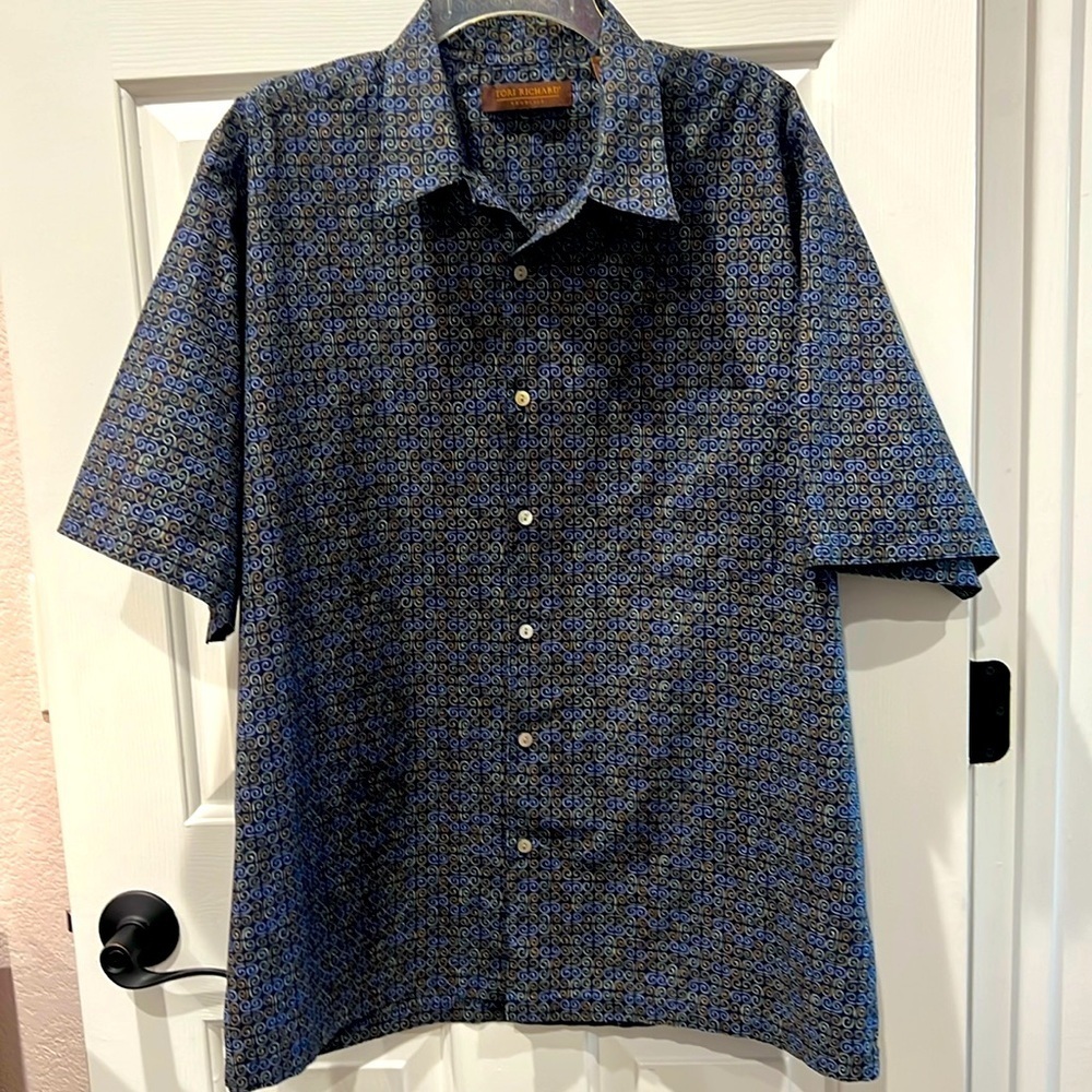 Tori Richard High End casual button front shirt. Size XL